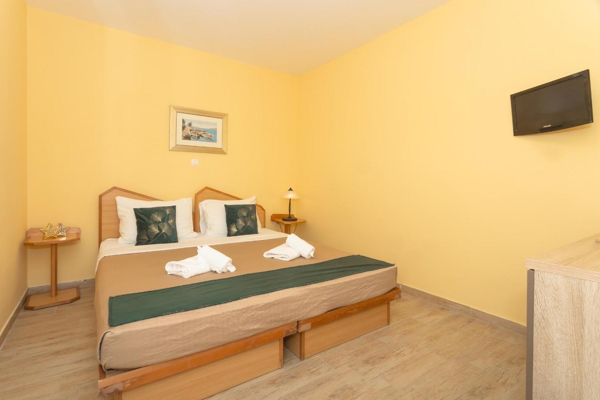 Pansion Pirat Bed and Breakfast Petrcane Buitenkant foto