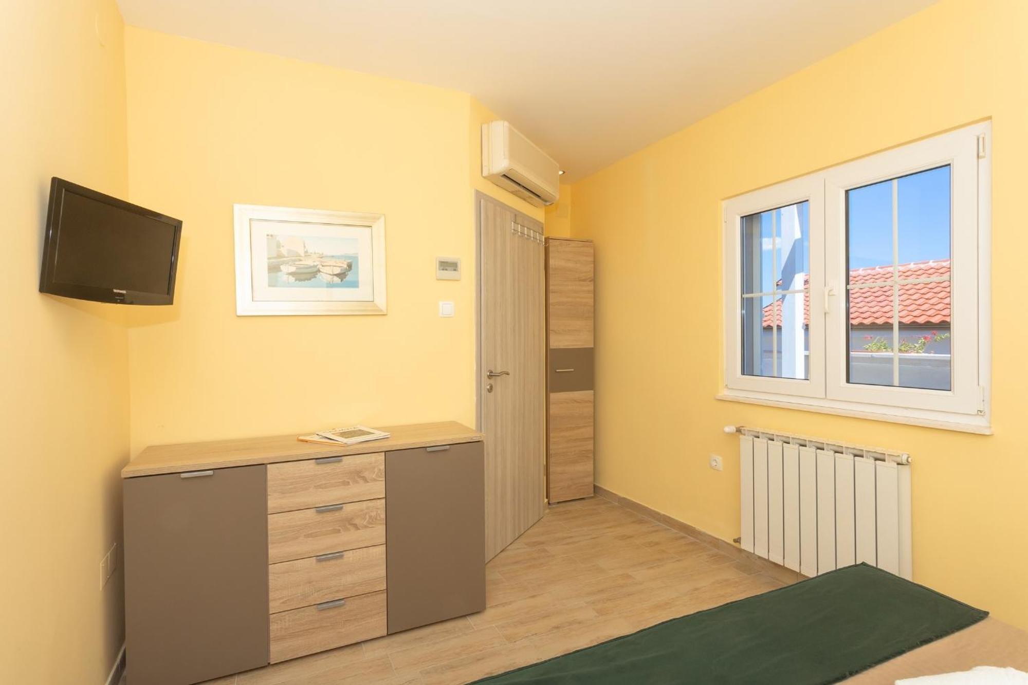 Pansion Pirat Bed and Breakfast Petrcane Kamer foto