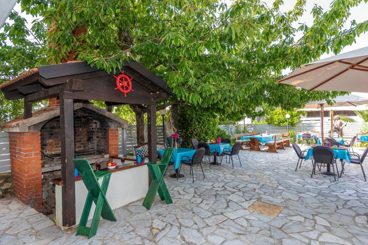 Pansion Pirat Bed and Breakfast Petrcane Buitenkant foto