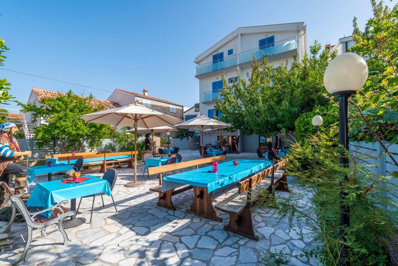 Pansion Pirat Bed and Breakfast Petrcane Buitenkant foto
