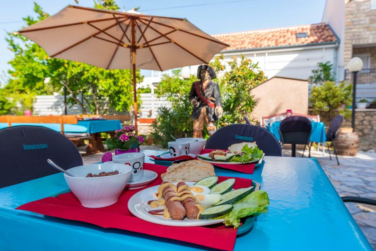 Pansion Pirat Bed and Breakfast Petrcane Buitenkant foto