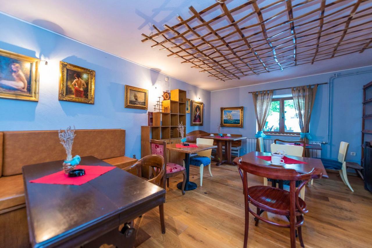 Pansion Pirat Bed and Breakfast Petrcane Buitenkant foto