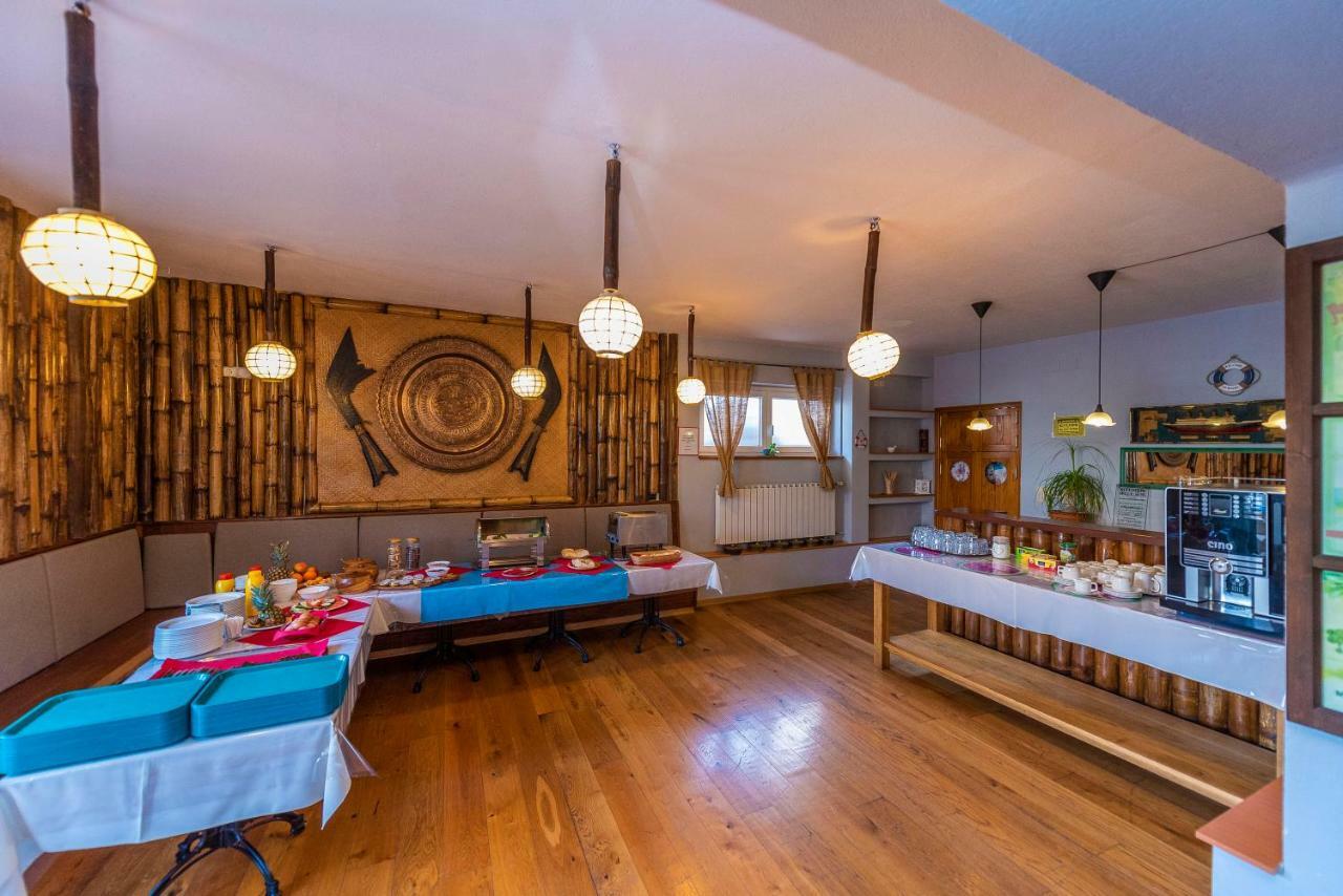 Pansion Pirat Bed and Breakfast Petrcane Buitenkant foto