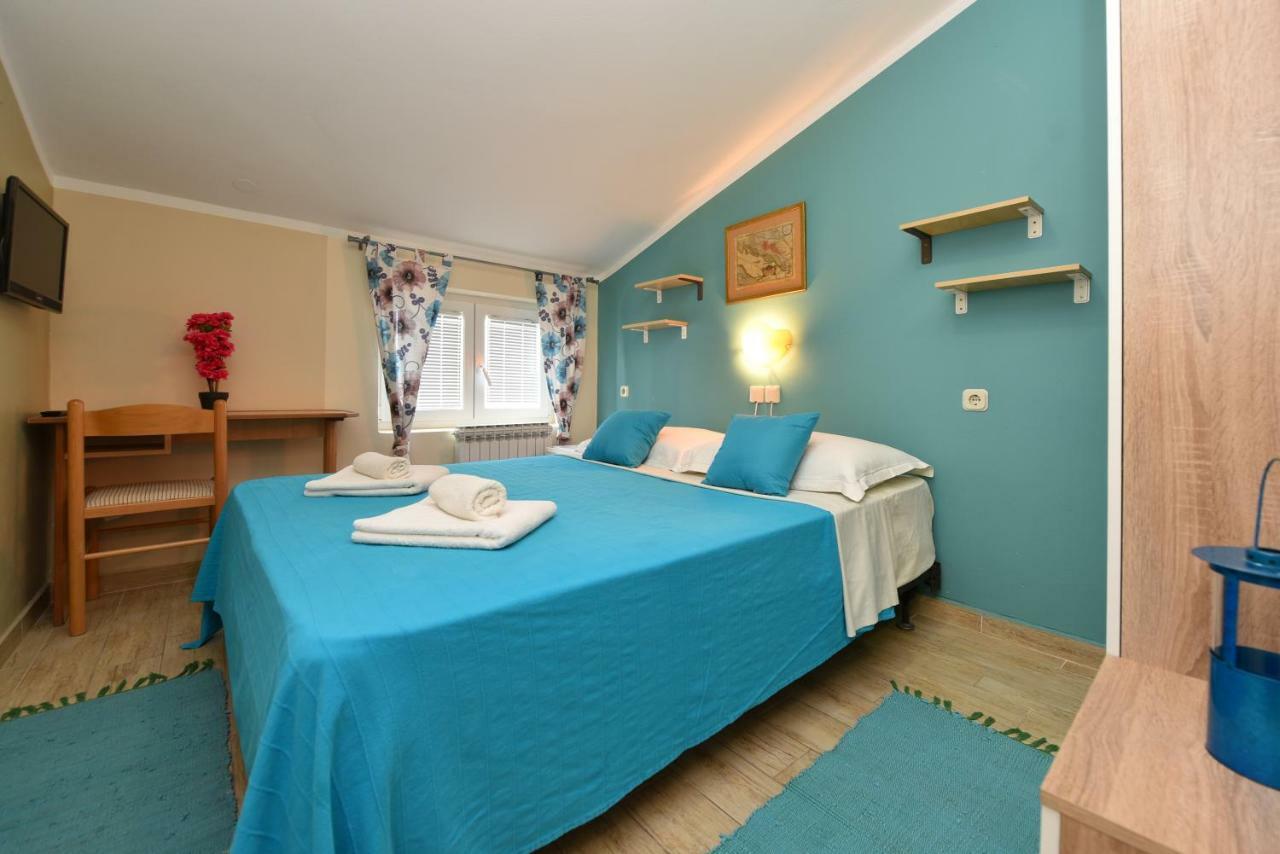 Pansion Pirat Bed and Breakfast Petrcane Buitenkant foto
