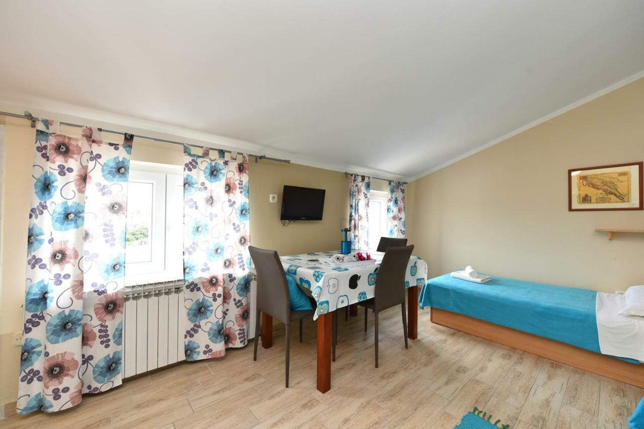 Pansion Pirat Bed and Breakfast Petrcane Buitenkant foto